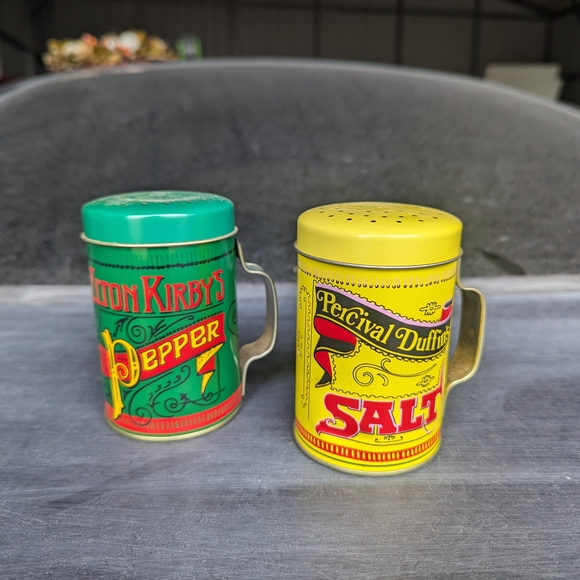 Vintage Print Tin Pepper and Salt Shakers - Picture 2 of 3